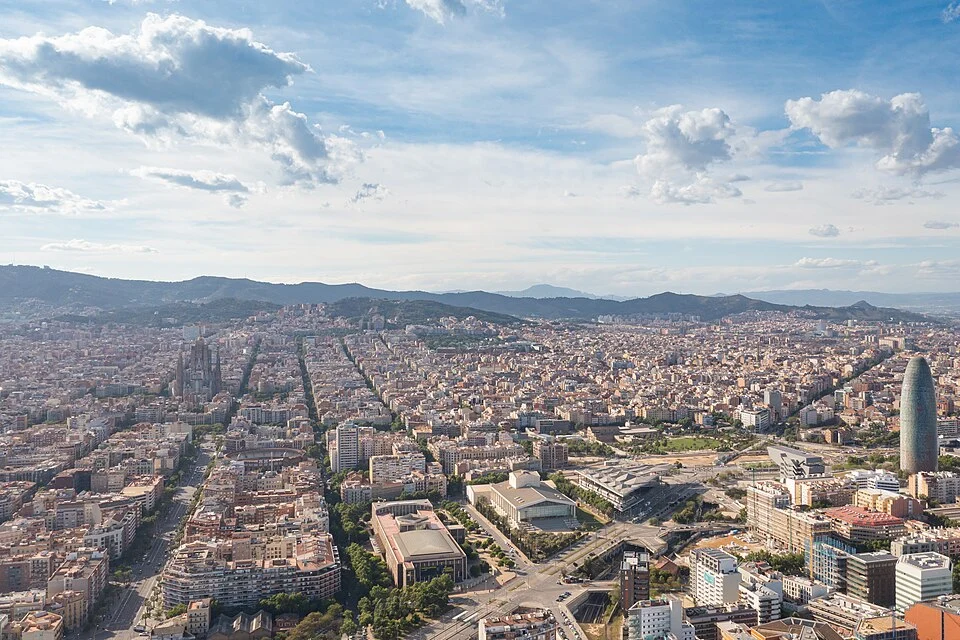 The Best Season to Travel to Barcelona: Sun, Crowds, and Autumn Storms
