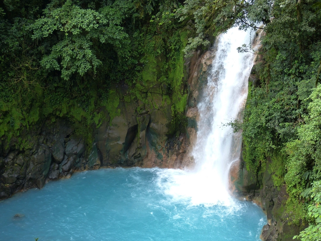 The Best Season to Travel to Costa Rica: Dry Season vs. Green Season