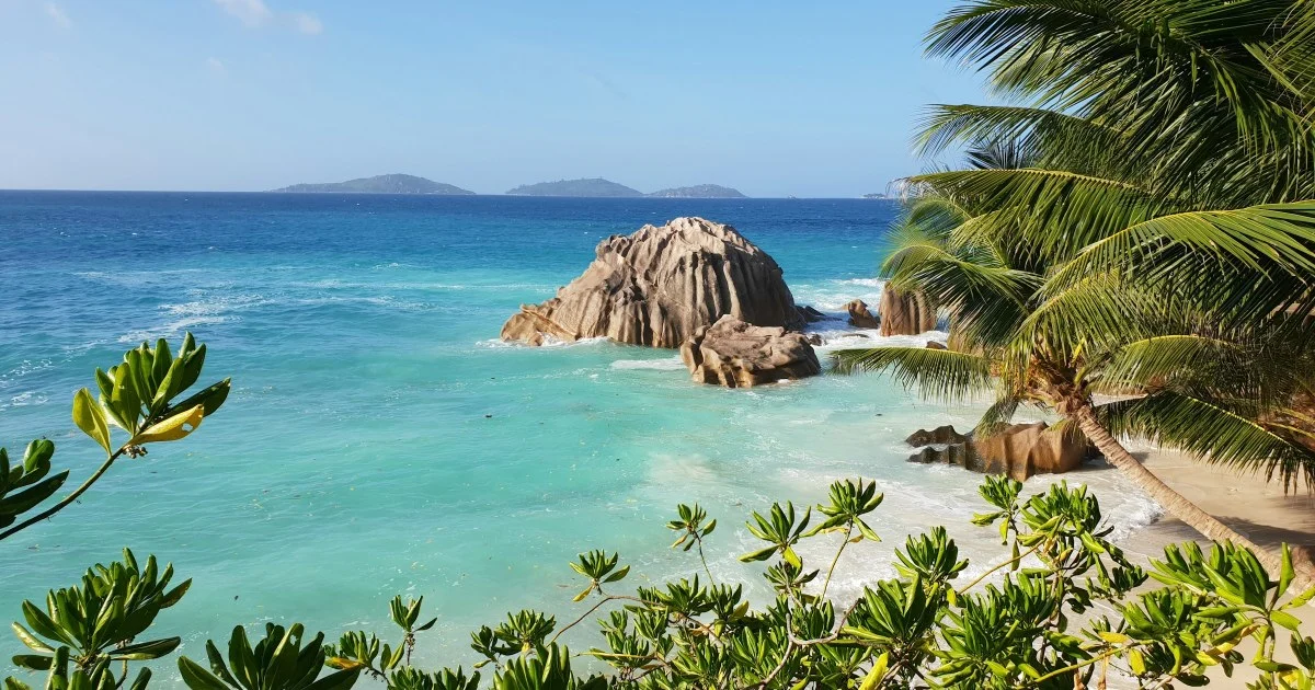 Best Time to Visit Seychelles: Northwest Monsoon vs. Southeast Trade Winds
